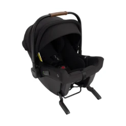 Nuna Pipa Urbn Baby Autostoeltje - Caviar -Baby Ruth Winkel Nuna Pipa Urbn Baby Autostoeltje Caviar 1 4366