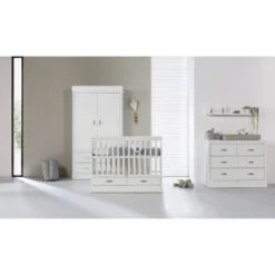Kidsmill Newport Babykamer Wit | Bed 60 X 120 Cm + Commode -Baby Ruth Winkel babykamer newport 2 wit ledikant commode sfeer 81b4