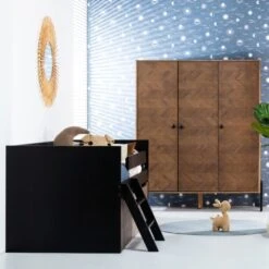 Europe Baby Beau Kinderkamer Walnoot Incl. Houten Onderstel | Bedbank 90 X 200 Cm + Kast 3-Deurs -Baby Ruth Winkel beau walnoot houten poot bedbank sfeer 3 1 2 1 309e