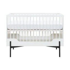 Kidsmill Boutique Babykamer Wit / Zwart | Bed 60 X 120 Cm + Commode -Baby Ruth Winkel boutique ledikant wit zwart 1 1 6b07