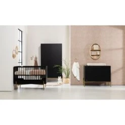 Kidsmill Boutique Babykamer Zwart / Bras | Bed 60 X 120 Cm + Commode 11 Kidsmill Boutique Babykamer Zwart / Bras | Bed 60 X 120 Cm + Commode -Baby Ruth Winkel boutique sfeer 4 90e8