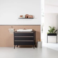 Europe Baby Sterre Commode Zwart / Oak 7 Europe Baby Sterre Commode Zwart / Oak -Baby Ruth Winkel europe baby sterre commode zwart oak 4 15ec