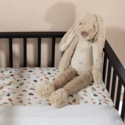 Kidsmill Boutique Babykamer Zwart / Bras | Bed 60 X 120 Cm + Commode 10 Kidsmill Boutique Babykamer Zwart / Bras | Bed 60 X 120 Cm + Commode -Baby Ruth Winkel evy ledikant detail sfeer 1 ed8e