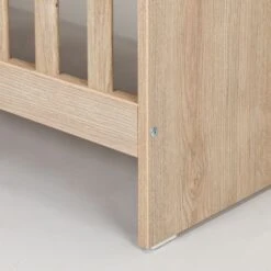 Europe Baby Nova Babybed Eiken 60 X 120 Cm -Baby Ruth Winkel kidsmill nova babybed eiken 60 x 120 cm 4 2146