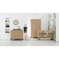 Kidsmill Levi Babykamer | Bed 60 X 120 Cm + Commode Naturel Eiken -Baby Ruth Winkel levi ronde poot sfeer 1 eed1